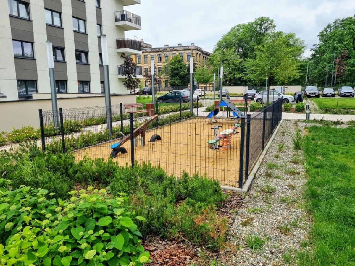 Apple Apartments - Gdanska Prywatne Miejsce Parkingowe Лодзь Екстер'єр фото